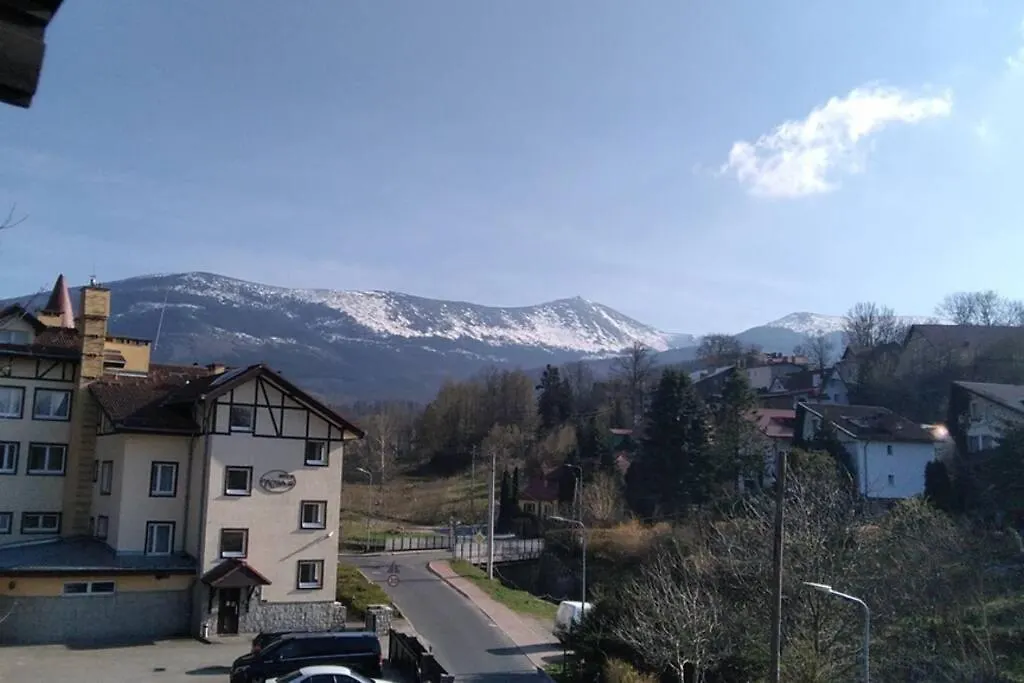 Nowoczesne Mieszkanie Blisko Natury I Sklepu Biedronka Karpacz 0*,  Poland